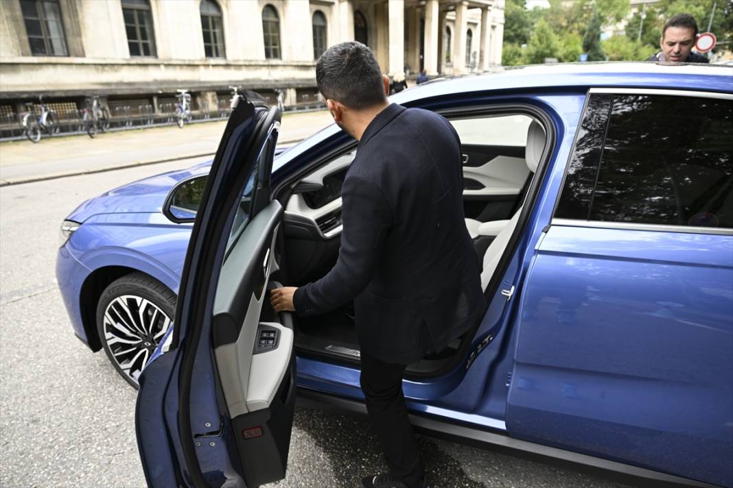 Türkiye’nin otomobili Togg’un yeni modeli Münih sokaklarında 3